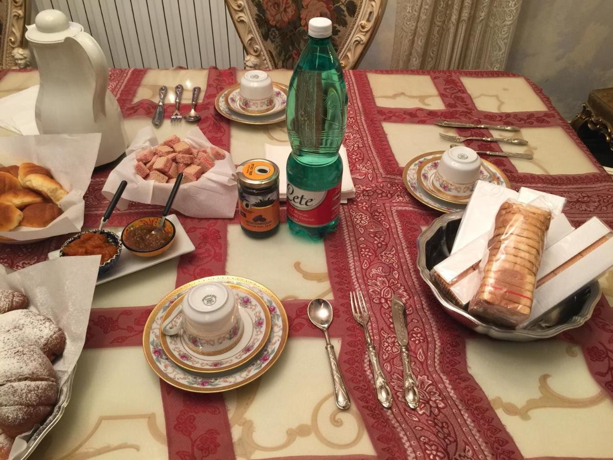 Colazione da Lolly Bed and Breakfast Napoli Esterno foto